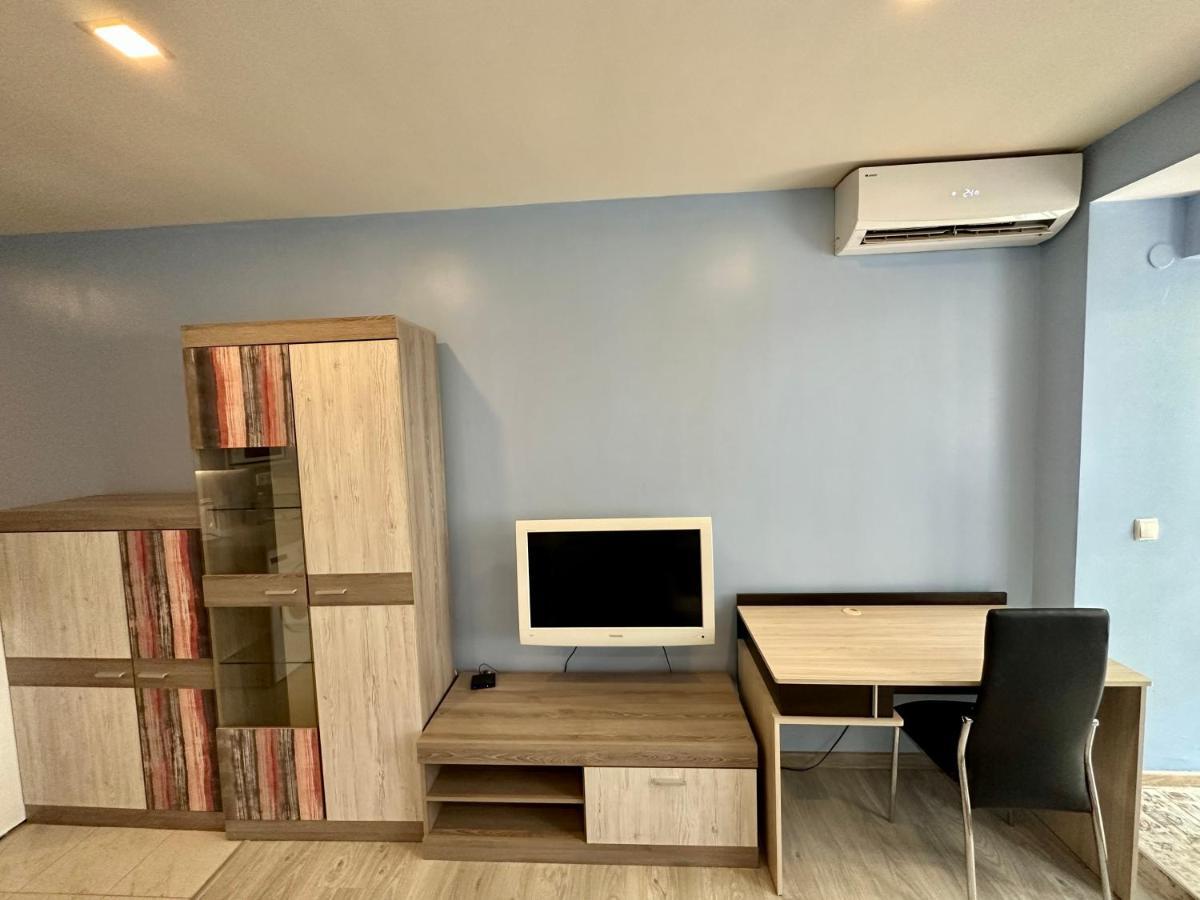 Joy Station Appartment 2 Sofia Bagian luar foto